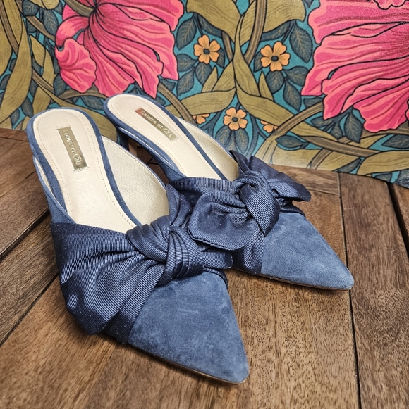 Louise et Cie Navy Suede Kitten Heels Bow Detail - Picture 2 of 9